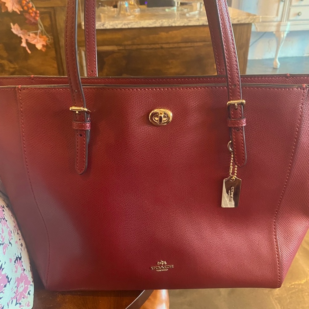 Like new Oxblood Taylor coach tote ~
